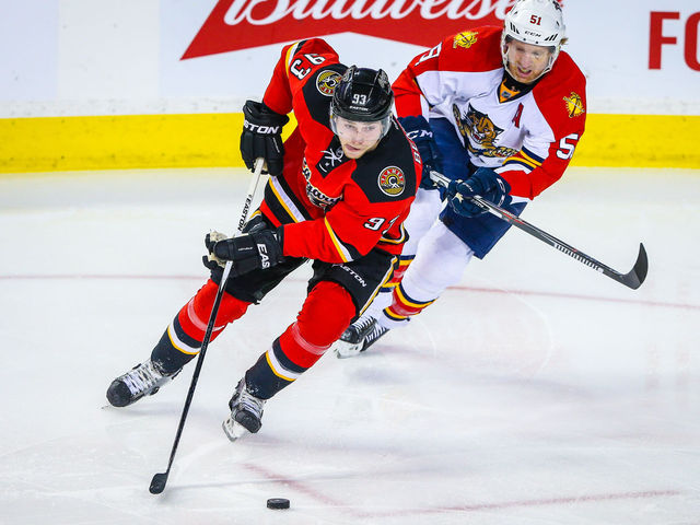 VIDEO: Flames' Bennett caps 4-goal night with incredible effort