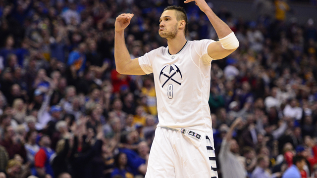 Nuggets hand Warriors 3rd loss after comeback falls short