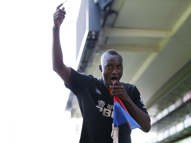 Sunderland signs Dame N'Doye on loan from Trabzonspor