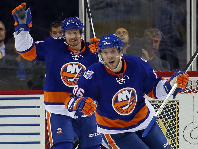 VIDEO: Islanders' Grabovski, Kulemin try to fit in by becoming hipsters