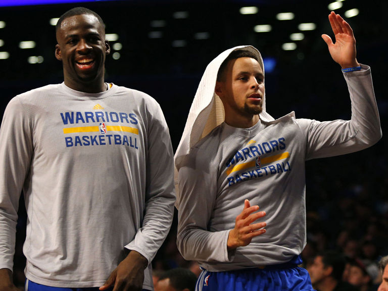 VIDEO Steph Curry teaches boxing champ Amir Khan to shoot free throws