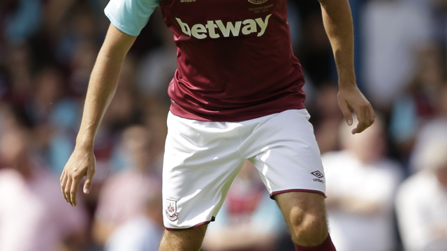 West Ham full-back Stephen Hendrie joins Southend United on 1-month loan