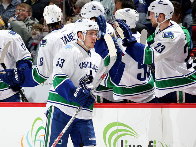 Horvat's OT blast halts Hurricanes' 4-game win streak
