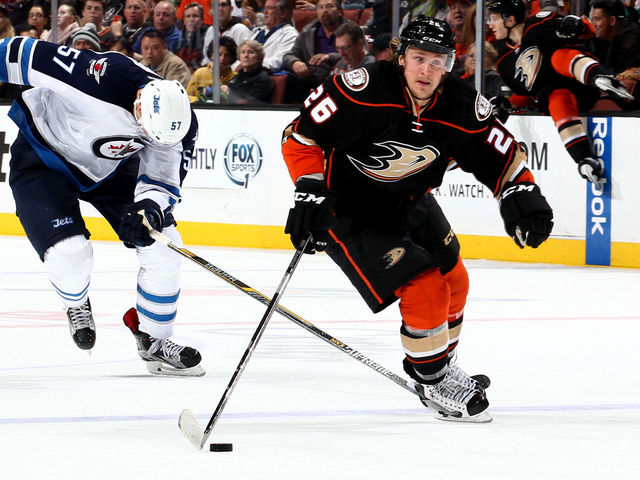 Ducks trade Hagelin to Penguins for Perron, Clendening