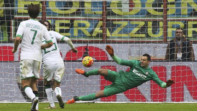 VIDEO: Inter Milan's Handanovic makes incredible save to deny Atalanta