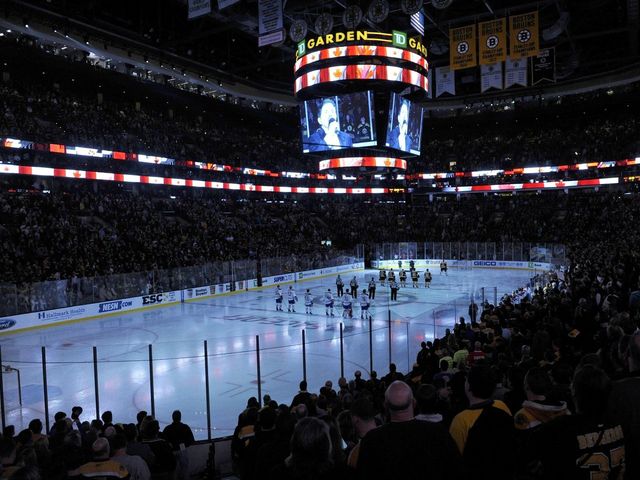 Bruins donate $200K to player injured at Winter Classic