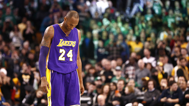 Kobe leaves game vs. Jazz with Achilles injury, refuses to take weeks off