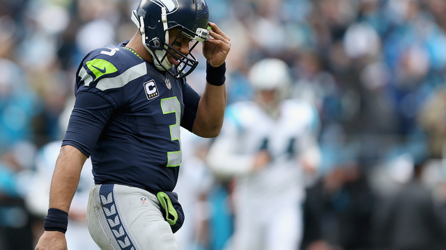 Russell Wilson listens to gospel music before kickoff to stay calm