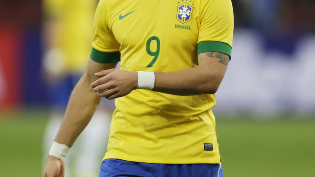 Report: Alexandre Pato reaches agreement to join Chelsea