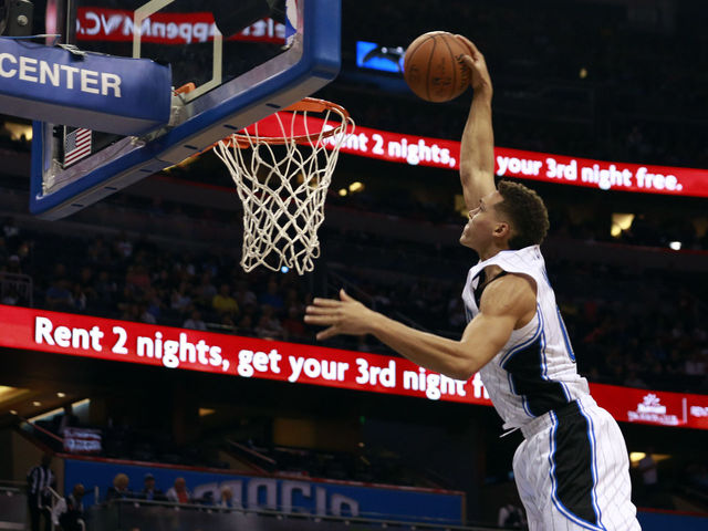 VIDEO: Aaron Gordon hosting dunk party in Philly
