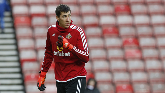 Watford signs goalkeeper Pantilimon from Sunderland