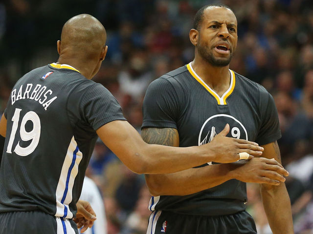 VIDEO: Insane final sequence leads to Iguodala's game-tying FTs vs. Thunder