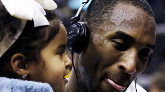 Kobe spent night before 81-point game eating pizza, drinking grape soda
