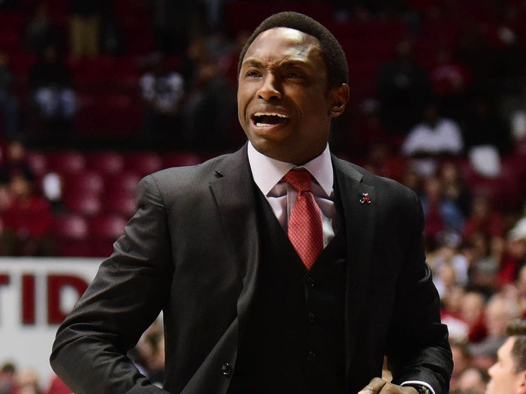 VIDEO Alabama players do their best Avery Johnson impressions