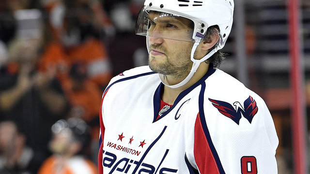VIDEO: News team catches Ovechkin gassing up ahead of snowstorm