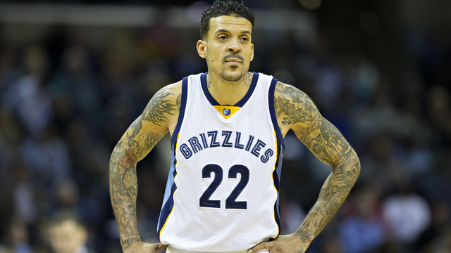 Barnes planned to rejoin Clippers until they re-signed Johnson