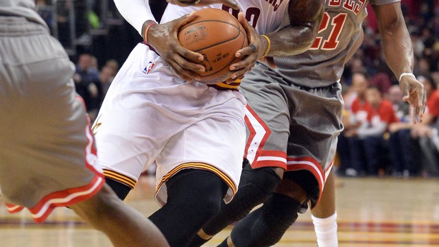 Bulls roll over Cavs in 1st game of Tyronn Lue era