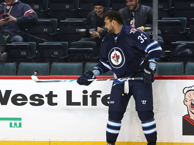 Report: Jets taking 'a real run' at re-signing Byfuglien