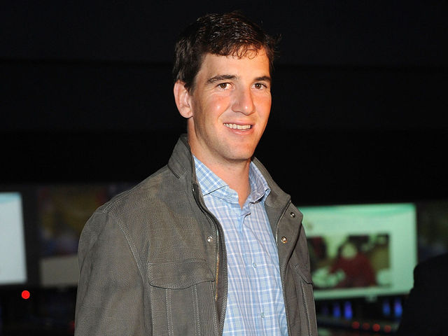 VIDEO: Eli plays it cool as Peyton's Broncos close out Super Bowl win