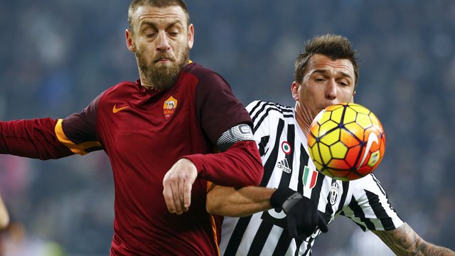 Italian FA told to punish Roma's De Rossi over gypsy slur