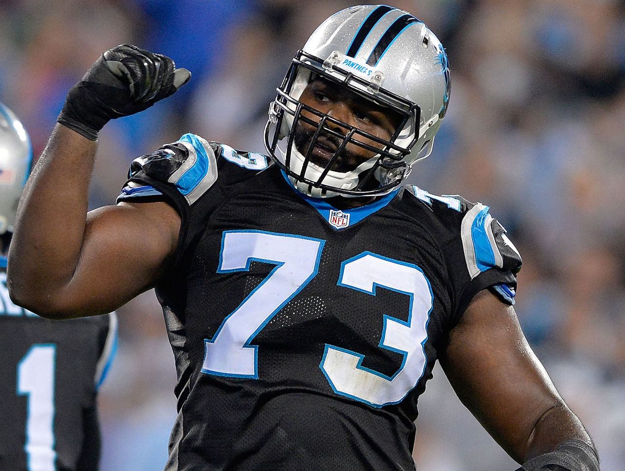 Michael Oher signs three-year extension with Panthers