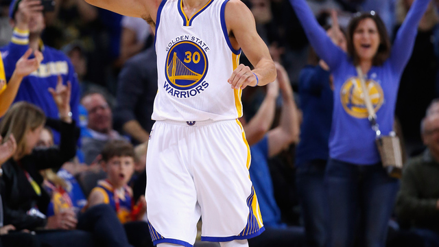 Curry scores 51, drains 11 threes as Warriors topple Wizards
