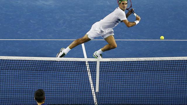 VIDEO: Federer wins insane back-and-forth point with obscene running backhand