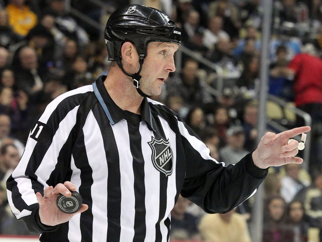 Report: Linesman Henderson released from hospital after Wideman collision