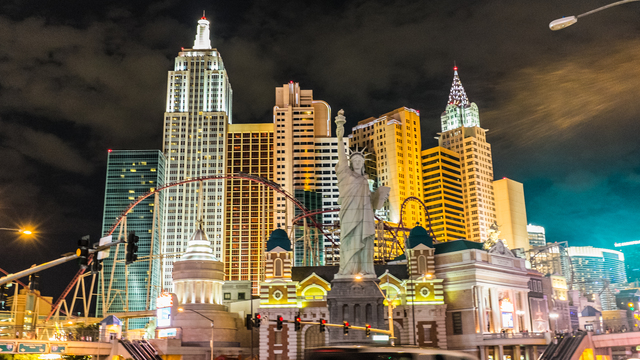 Report: Raiders officials to visit Las Vegas to assess possible relocation site
