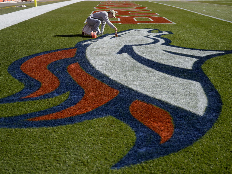 Super Bowl 50 grounds crew paints two Broncos end zones | theScore.com