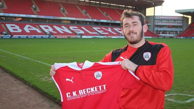 Barnsley signs Jak McCourt from Leicester on short-term deal