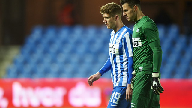 Leicester City signs Danish 'keeper Daniel Iversen from Esbjerg