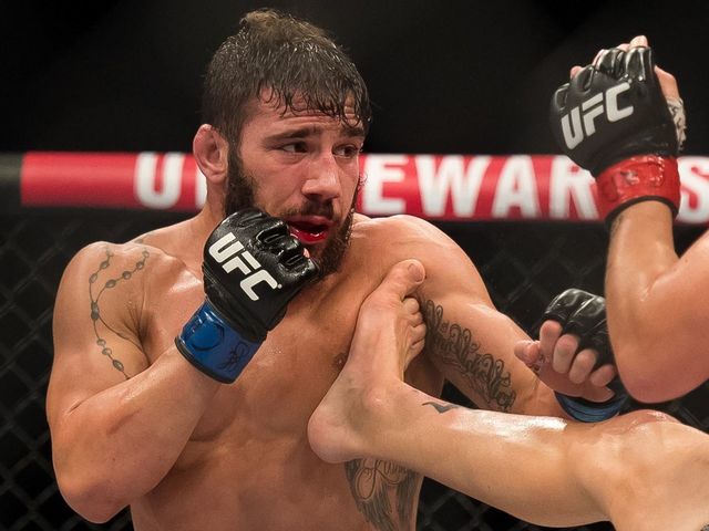 Rivera outpoints veteran Faber for decision win at UFC 203