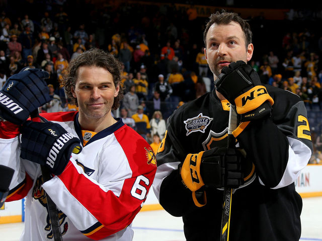 All the stars requesting shifts with Scott, Jagr during 3-on-3 tournament