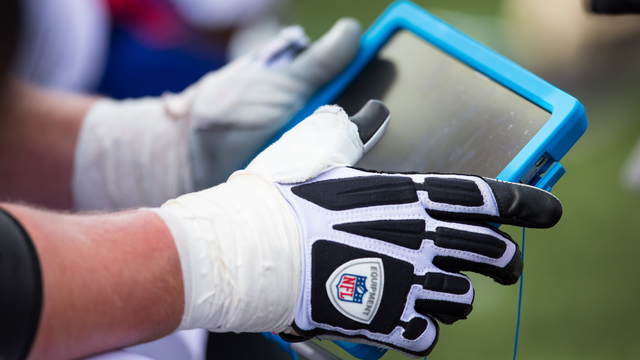 Report: Coaches worried about potential sideline-tablet video use
