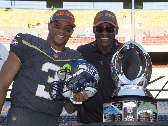 Russell Wilson throws 3 TDs, wins offensive MVP in Pro Bowl