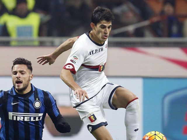 Roma signs Argentine winger Diego Perotti on loan from Genoa