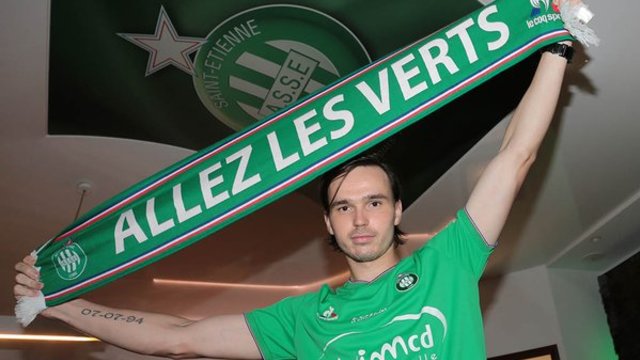 Saint-Etienne completes move for Rosenborg's Ole Selnaes