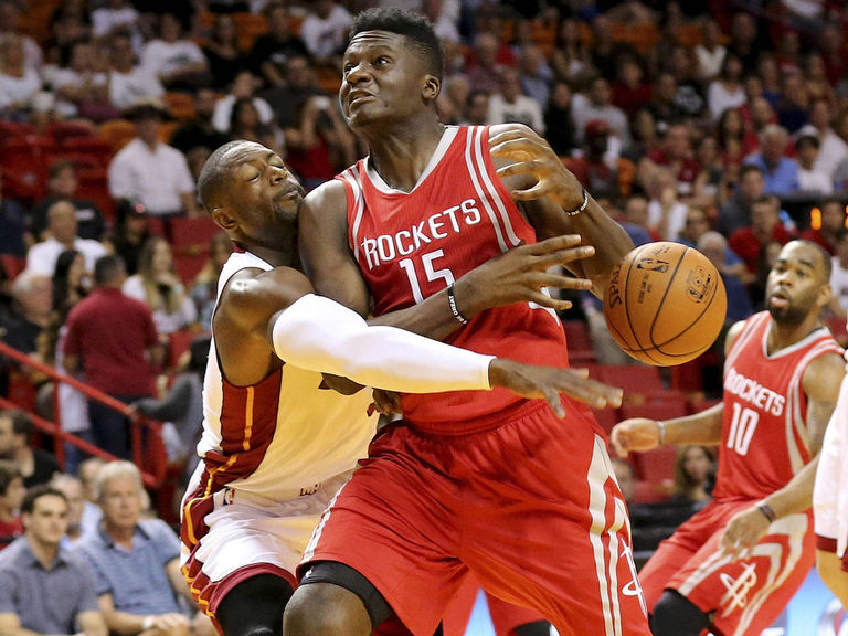 VIDEO: Heat, Rockets forget how to play basketball | theScore.com