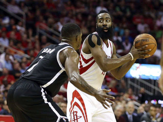 VIDEO: Harden looks one way, passes the other