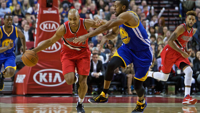 VIDEO: Henderson gets hoop and harm on soaring two-handed dunk