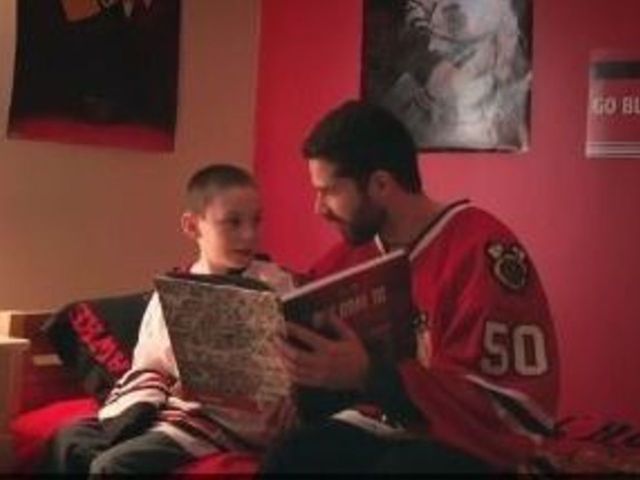 VIDEO: Blackhawks' Corey Crawford shows up to babysit young fan