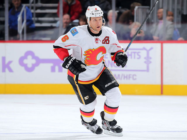 Wideman diagnosed with concussion after incident with linesman, Salomaki