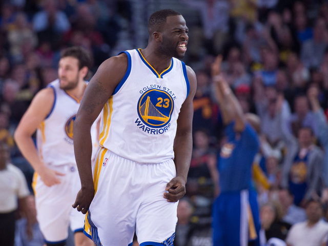 VIDEO: Draymond Green gets ref to admit he's wrong
