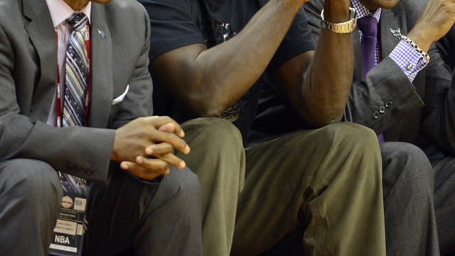 VIDEO: MJ congratulates Hornets, snubs Hawes after win over Cavs