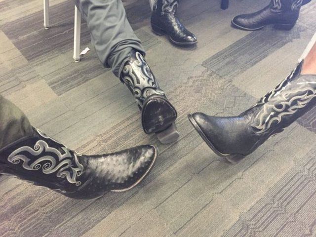 PHOTO: Jared Allen buys Panthers' D-line ostrich cowboy boots