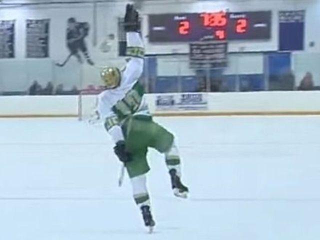VIDEO: Connecticut high schooler scores OT winner hours after dad dies of cancer