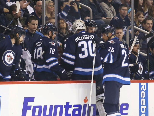 Twitter reacts to Jets' early, large deficit to Hurricanes