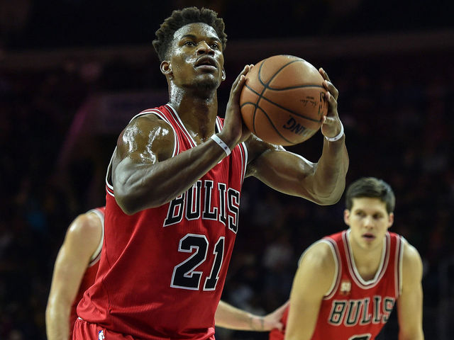 Jimmy Butler carted off vs. Nuggets with sprained knee