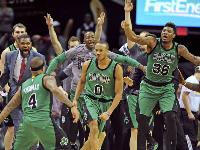 VIDEO: Avery Bradley sinks Cavs with buzzer-beating 3-pointer